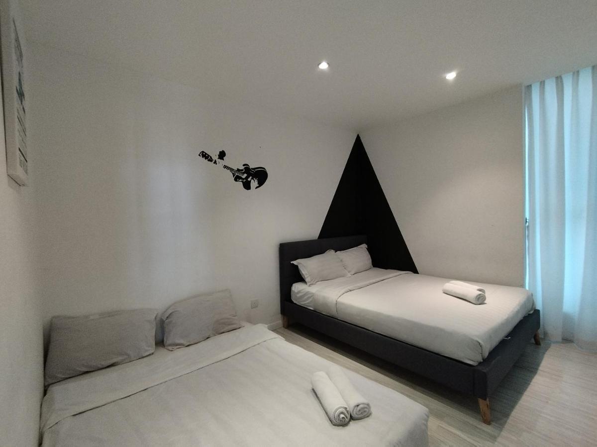 Restary Themed Staycation Sutera Avenue Apartment *
