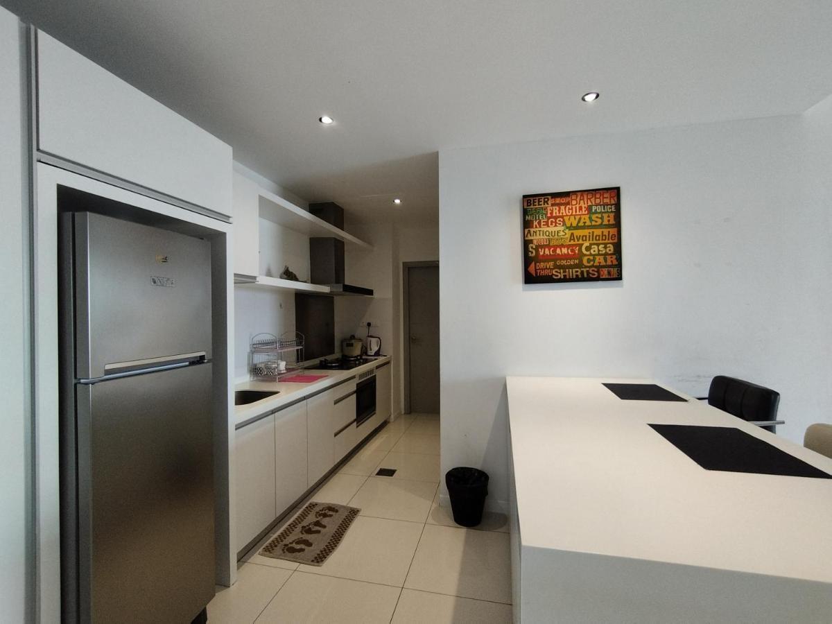Restary Themed Staycation Sutera Avenue Apartment *