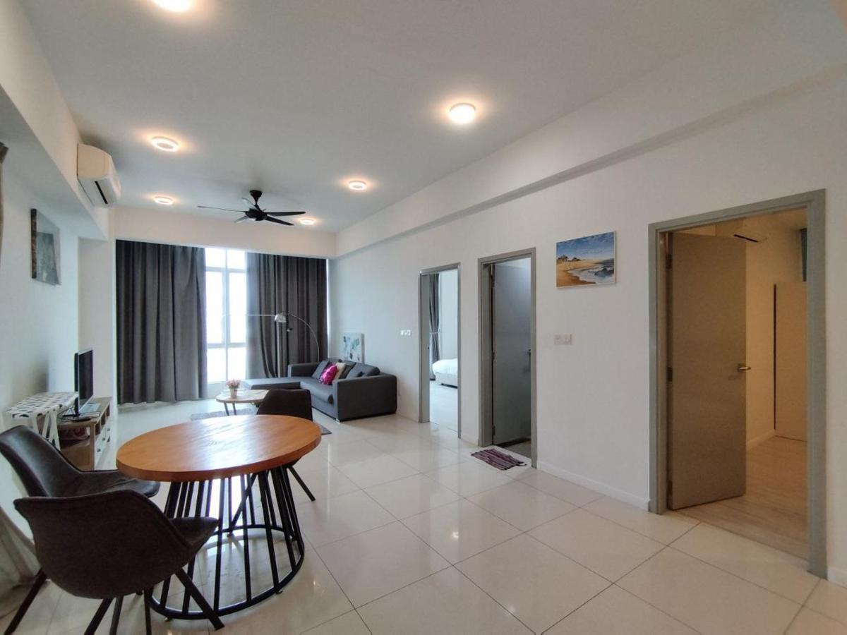 Restary Themed Staycation Sutera Avenue Apartment *