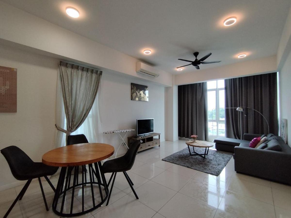 Restary Themed Staycation Sutera Avenue Apartment *