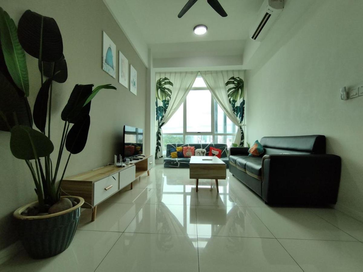 Restary Themed Staycation Sutera Avenue Apartment *