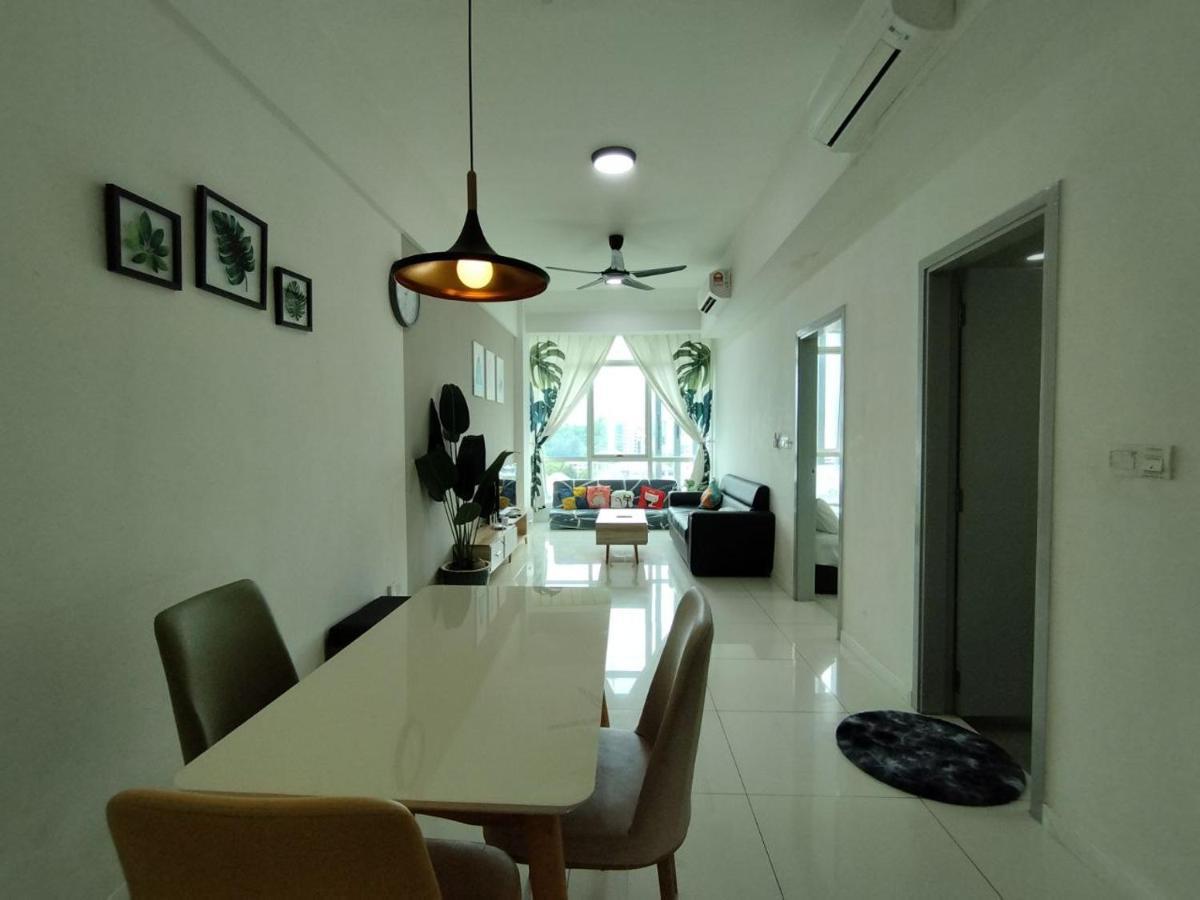 Restary Themed Staycation Sutera Avenue Apartment *